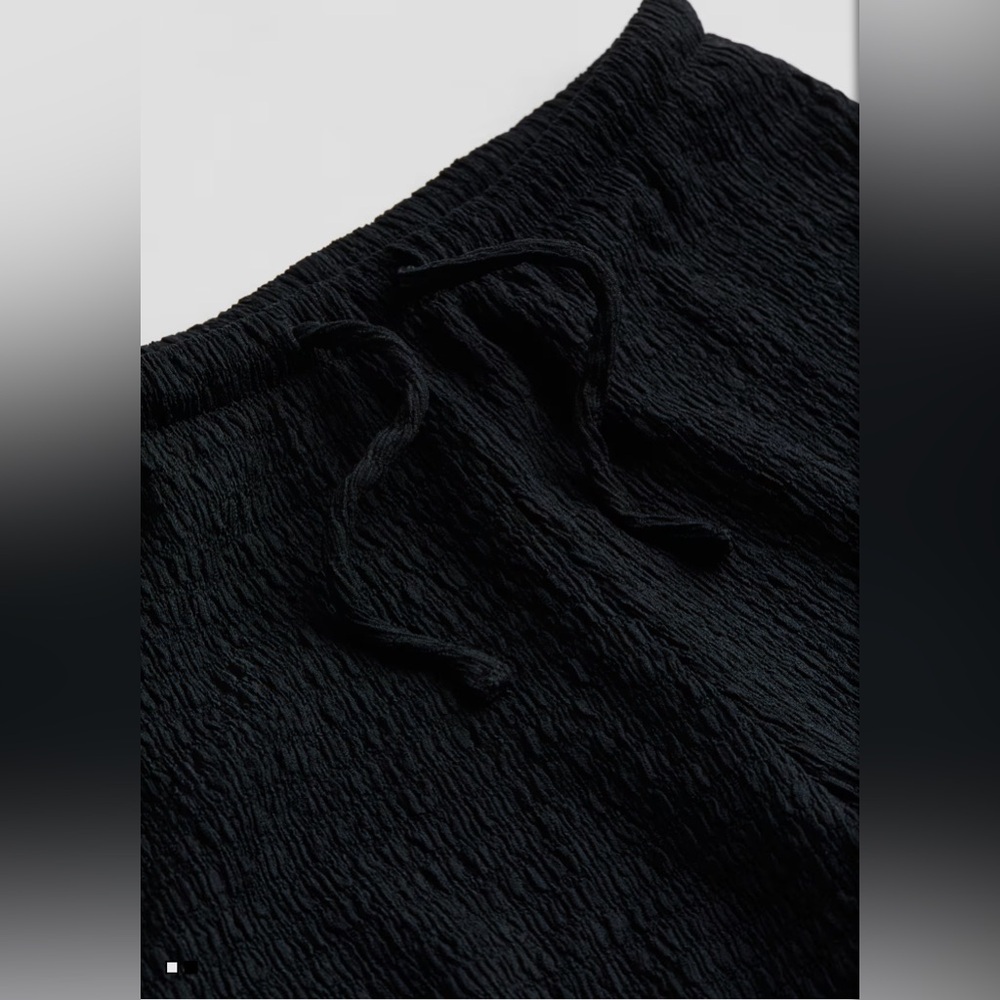 H&M Crinkled Black Women's Pants Size M - Picture 2 of 7